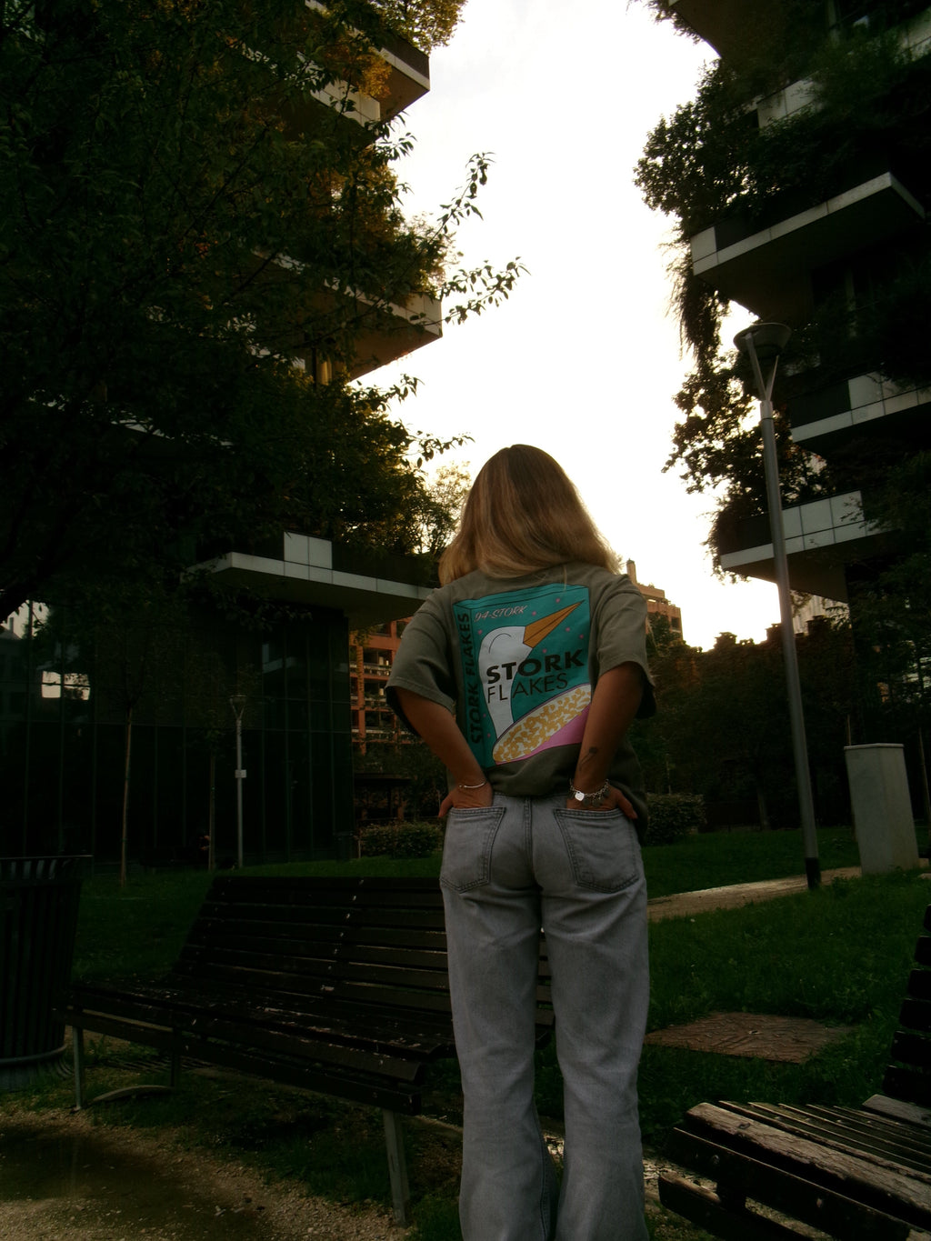 02. "FLAKES" - Loose-Fit Tee Military Green